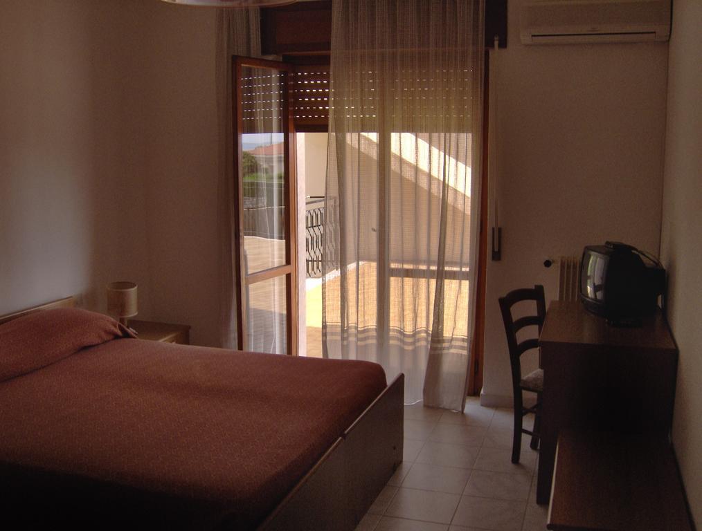 Hotel Svizzero Sangineto Habitación foto