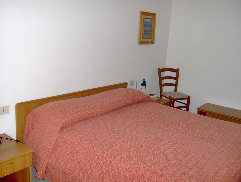 Hotel Svizzero Sangineto Habitación foto